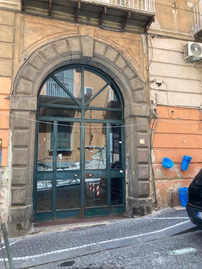 A Casa Di Nonna Ida, Nel Cuore Pulsante Di Napoli Exterior photo