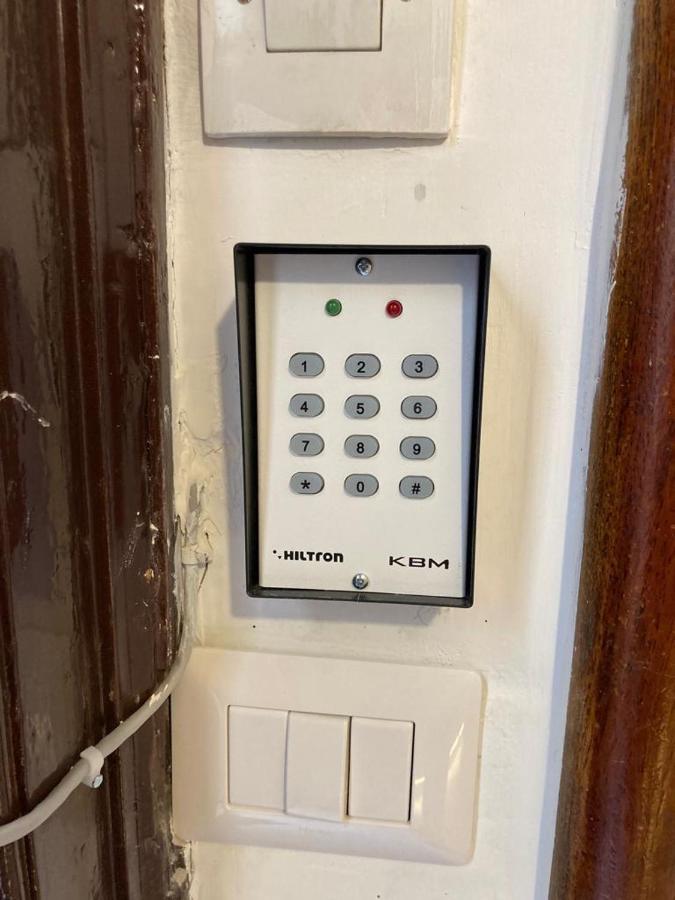 A Casa Di Nonna Ida, Nel Cuore Pulsante Di Napoli Exterior photo